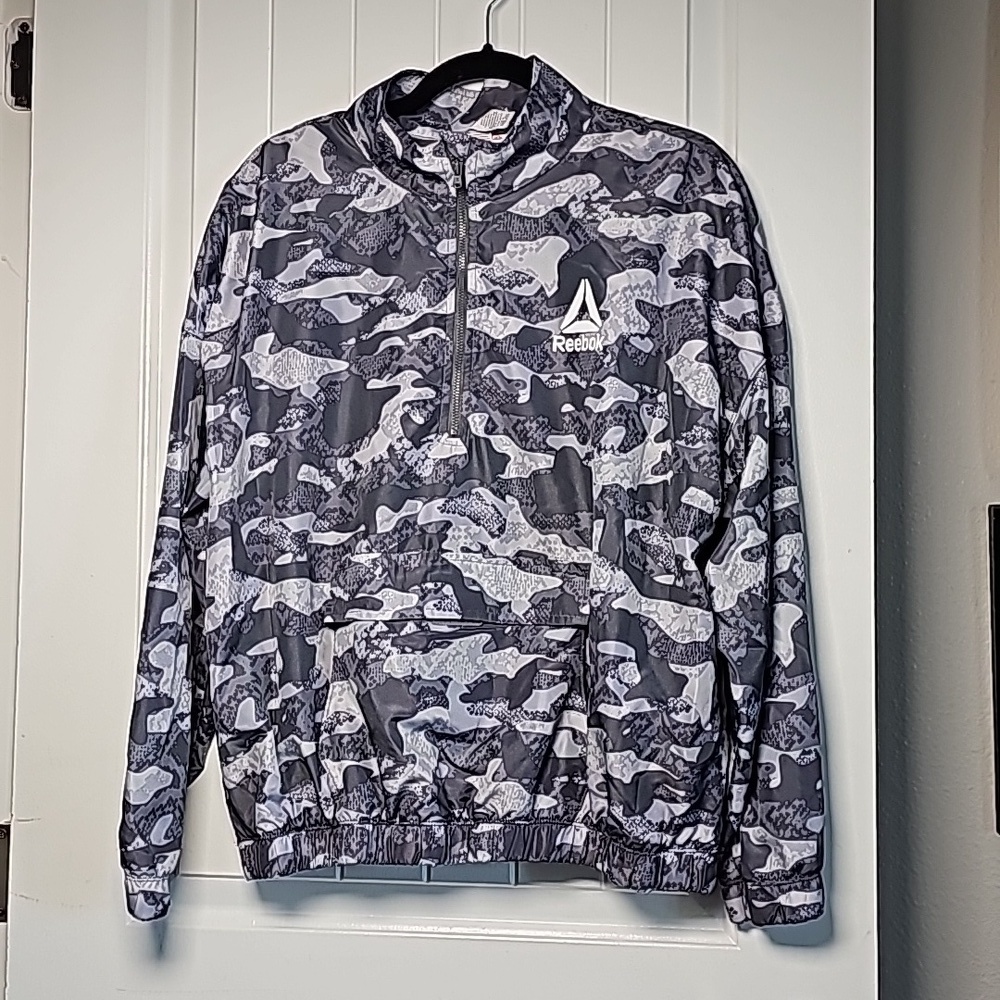 NWOT Reebok XL camo grey winderbreaker pullover